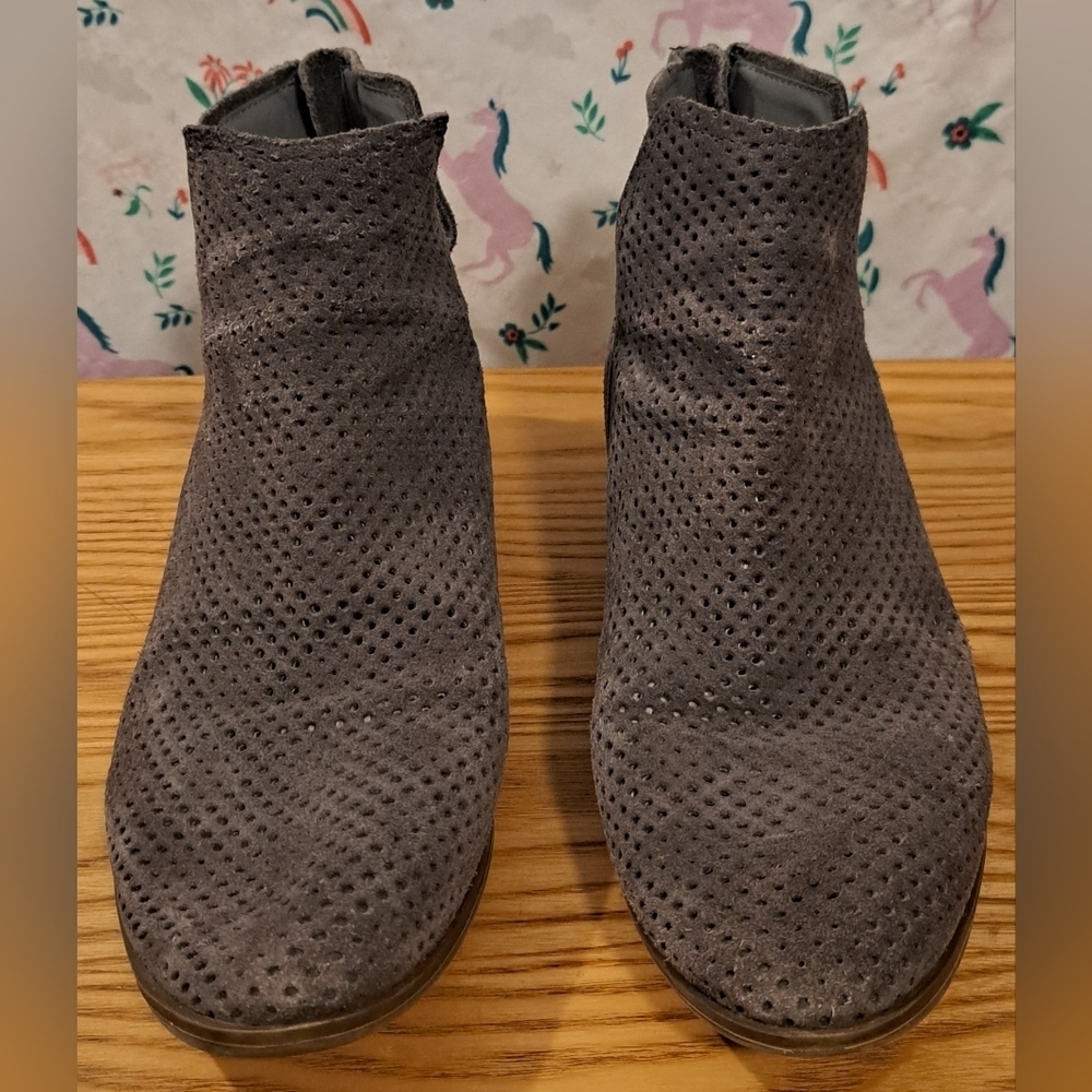 Crown Vintage Rumble Grey Suede Boho Indie Neutral Casual Ankle Boot Shoe SZ 9M - Picture 2 of 9